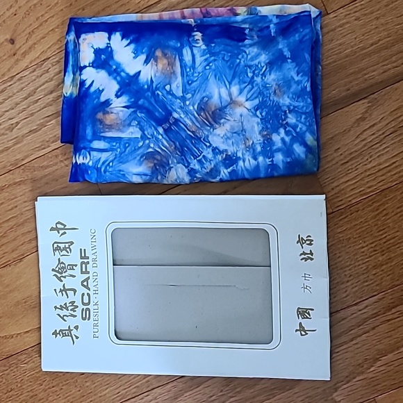 Beautiful Pure Silk Scarf - Picture 8 of 9